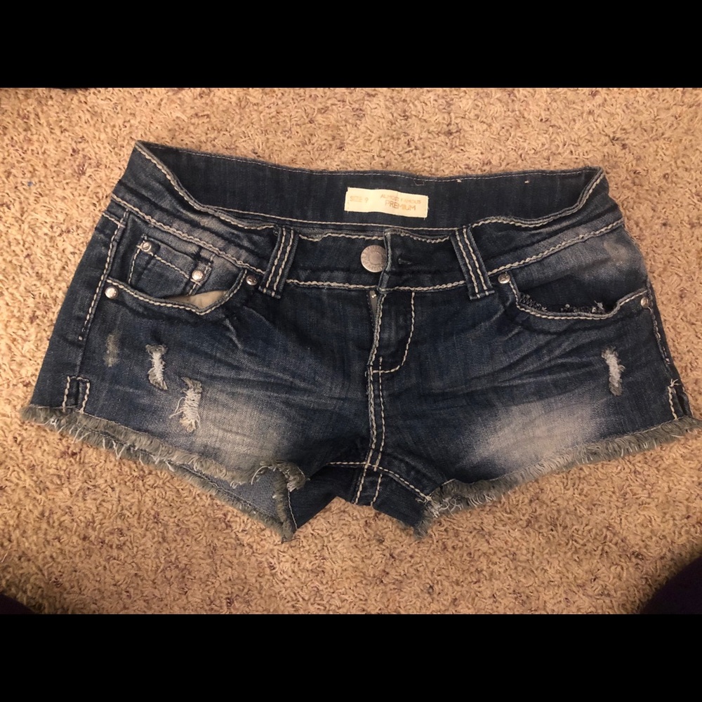 Distressed shorts with stretch